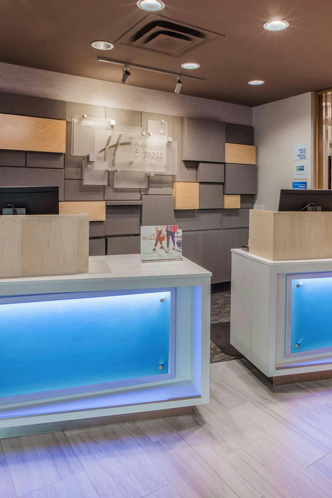 Hotel Holiday Inn Express & Suites Las Vegas E Tropicana photo 4