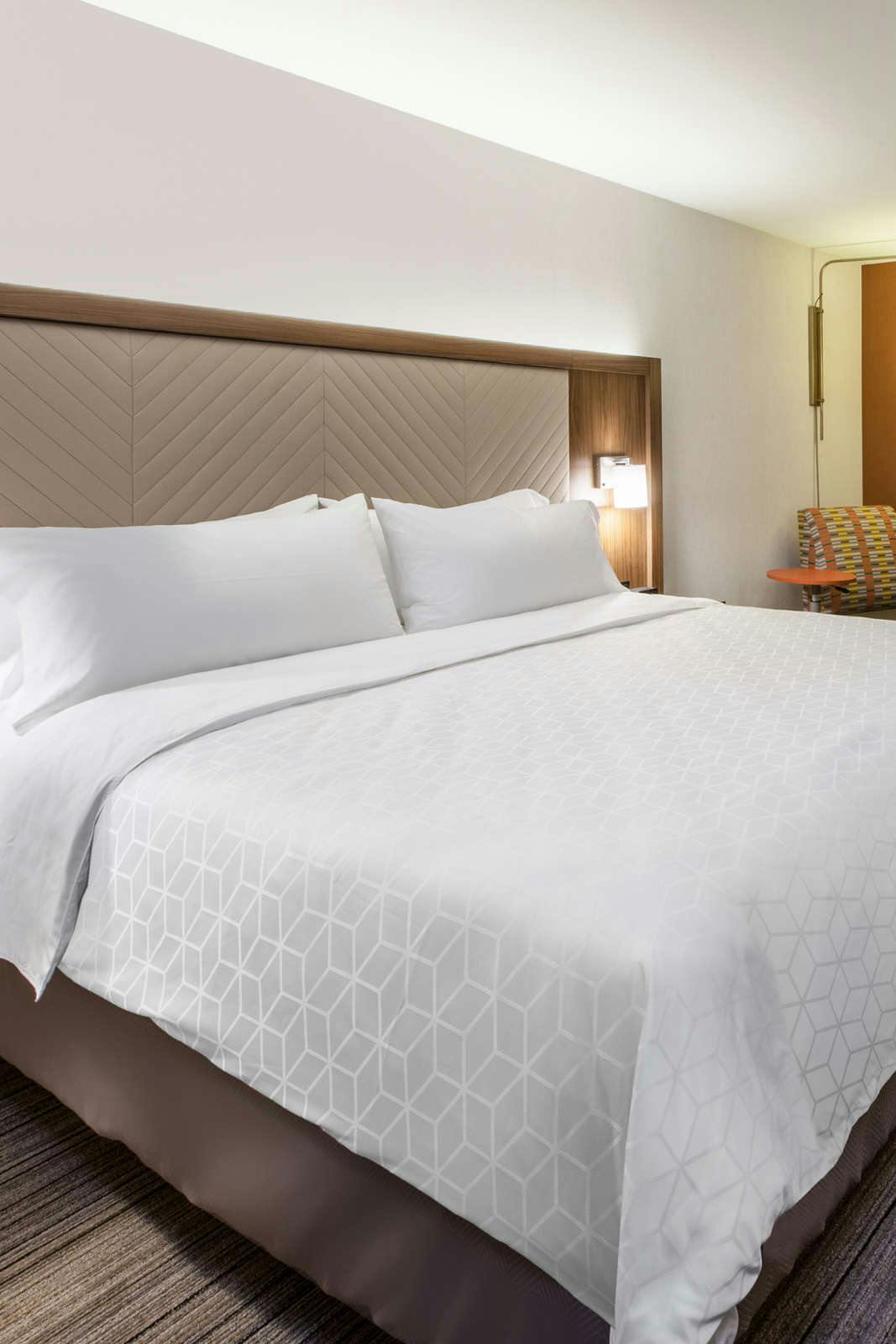 Hotel Holiday Inn Express & Suites Las Vegas E Tropicana photo 2