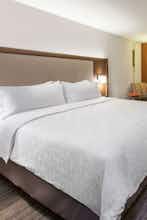 Hotel Holiday Inn Express & Suites Las Vegas E Tropicana photo 2