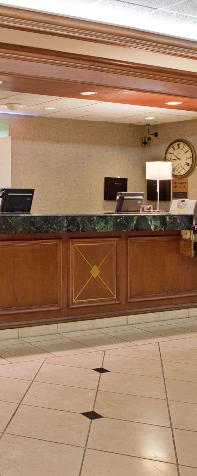 Hotel Holiday Inn Wichita East I35 photo 4