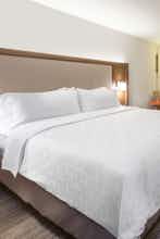 Hotel Holiday Inn Express & Suites Atlanta N - Woodstock photo 1