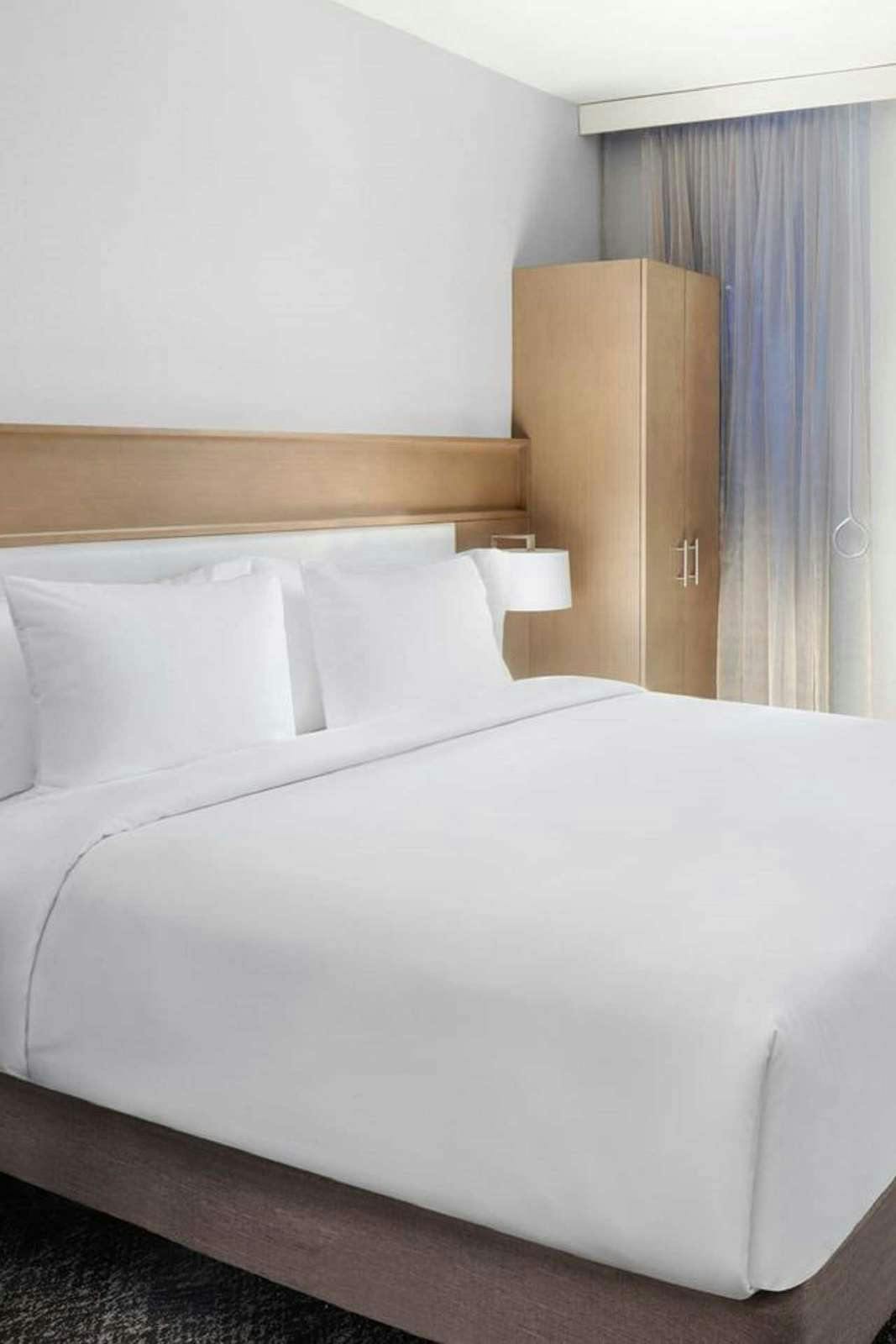 Hotel DoubleTree by Hilton New York Times Square South photo 1