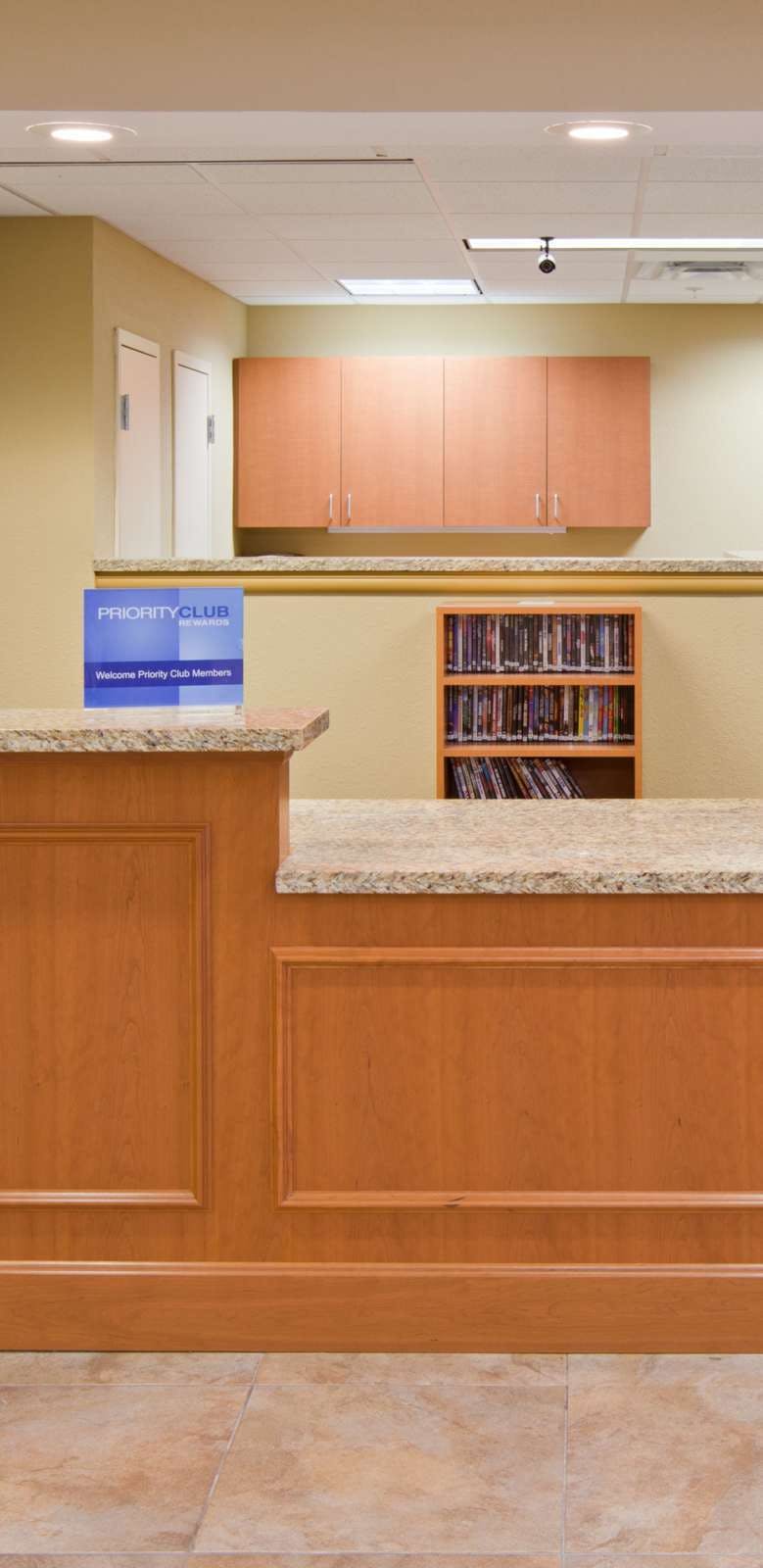 Hotel Candlewood Suites Indianapolis East photo 3