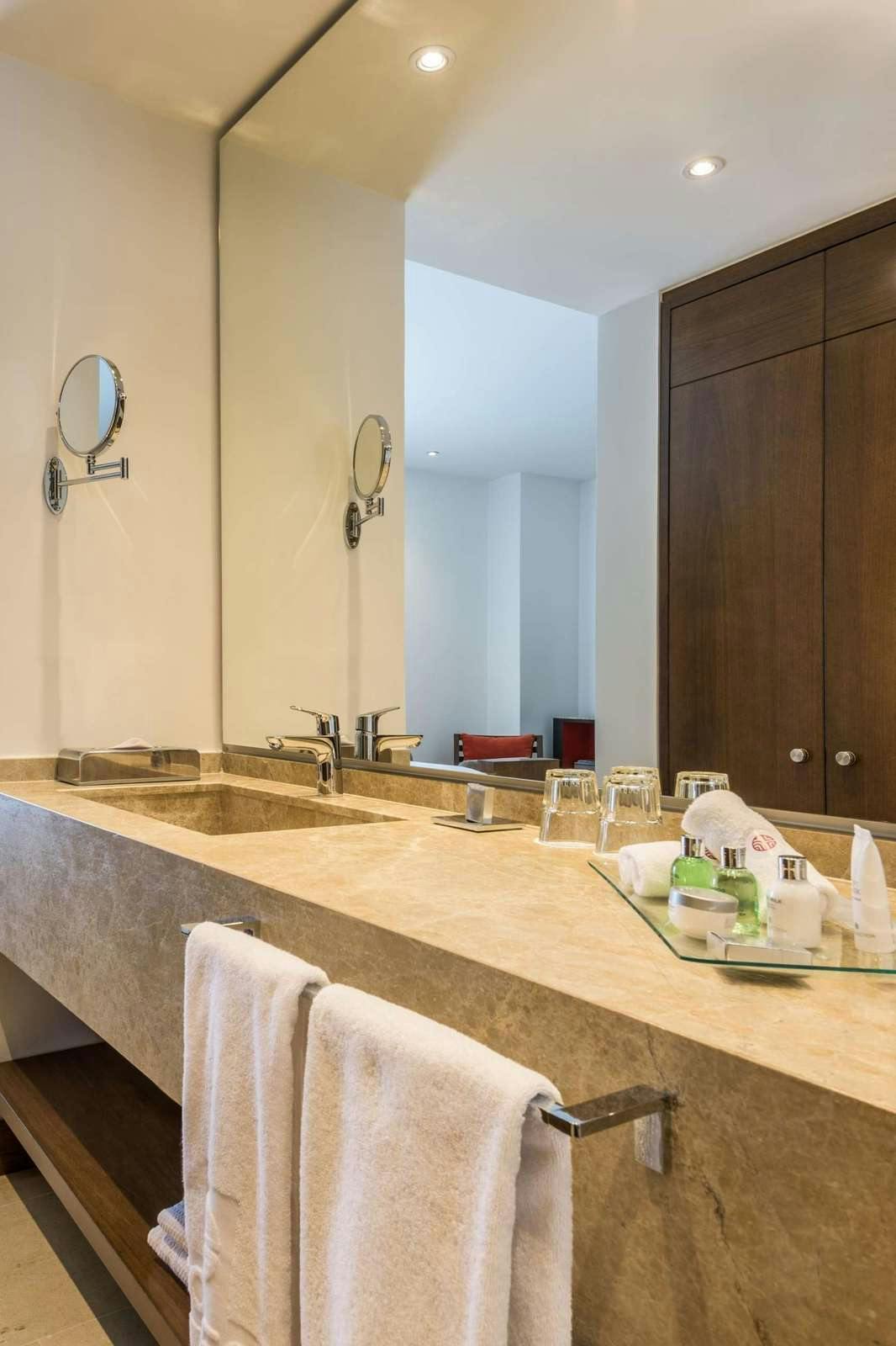 Hotel NH Collection Bogotá Teleport Royal photo 4