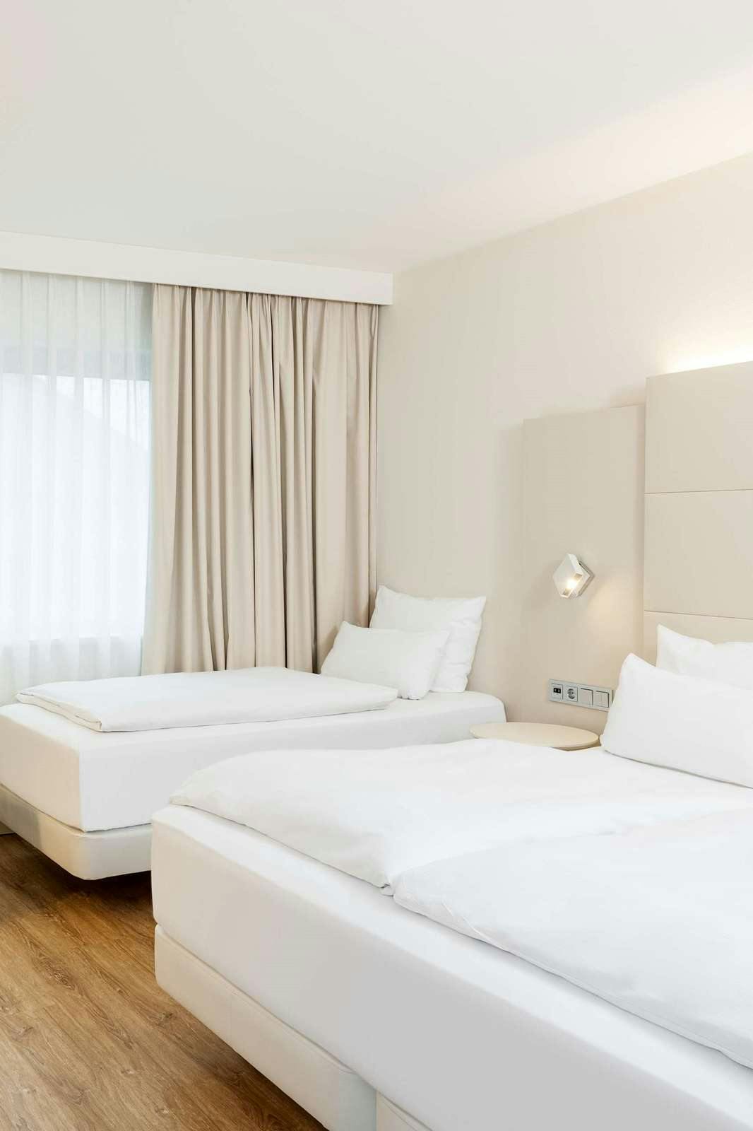 Hotel NH Graz City photo 2