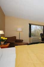 Hotel Comfort Inn & Suites Syracuse-Carrier Circle photo 1
