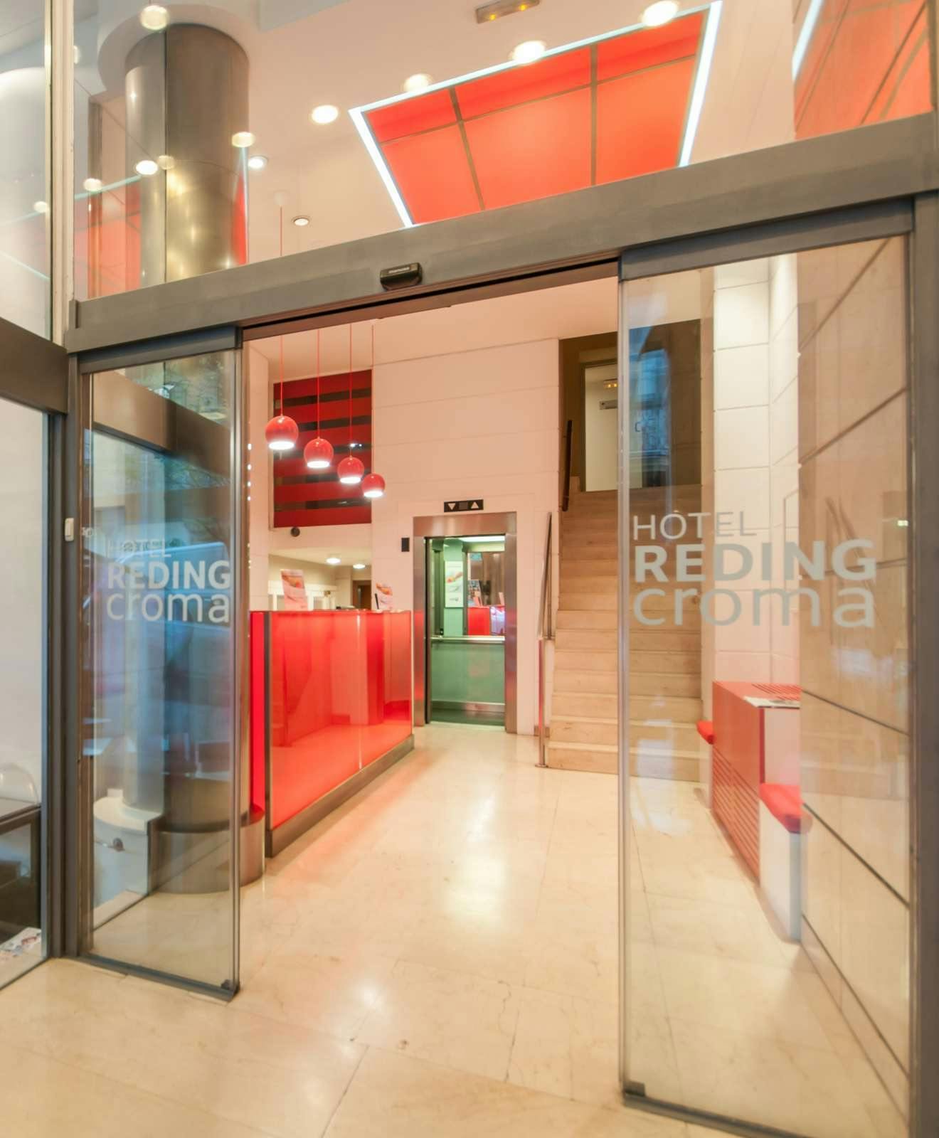 Hotel chic&basic Reding photo 2