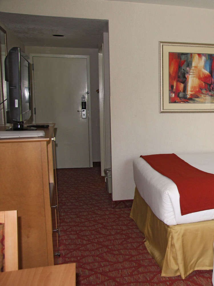 Hotel Holiday Inn Express Roseburg photo 3