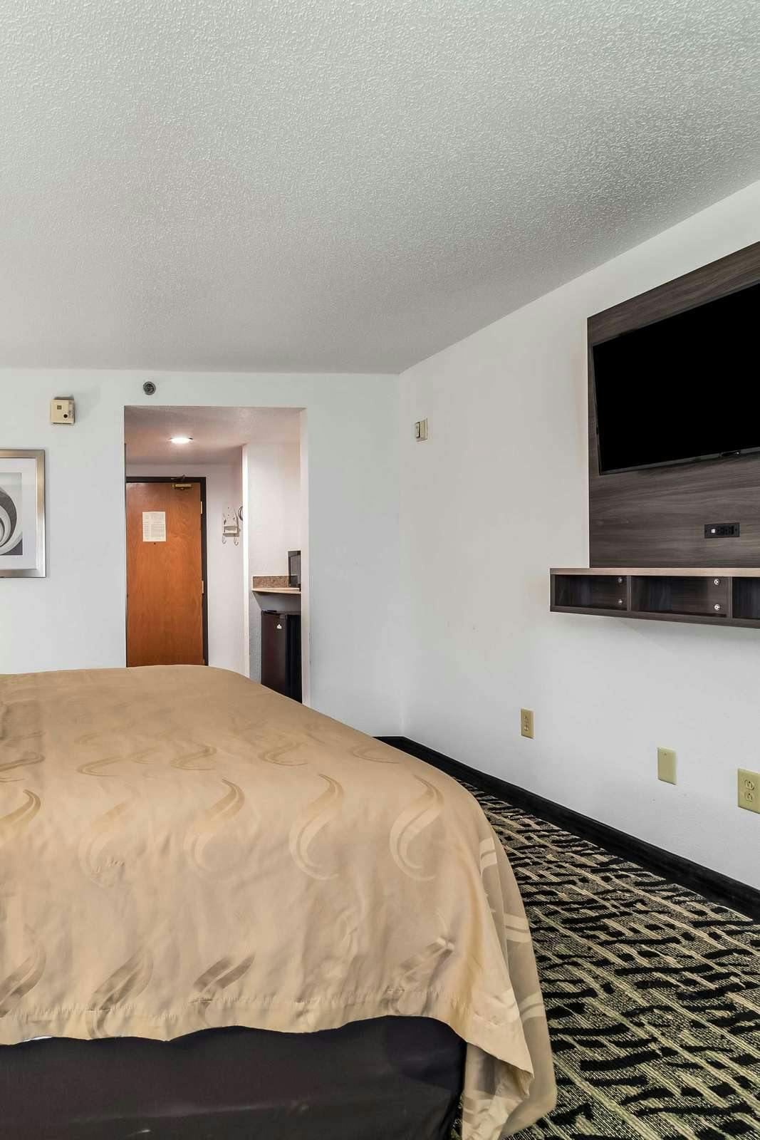 Hotel Quality Inn & Suites Augusta photo 3