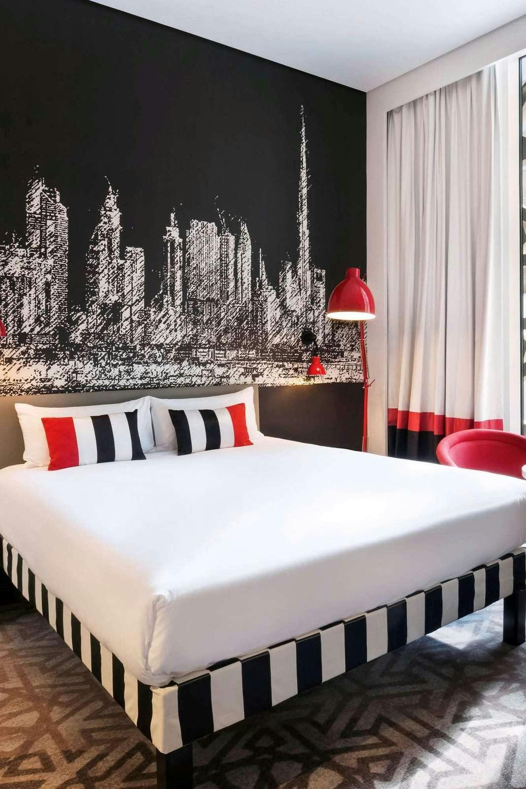 Hotel IBIS STYLES DUBAI AIRPORT photo 1