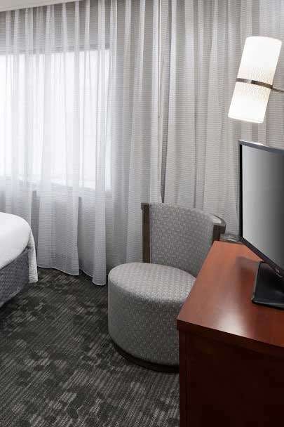 Hotel Courtyard Miami at Dolphin Mall photo 2