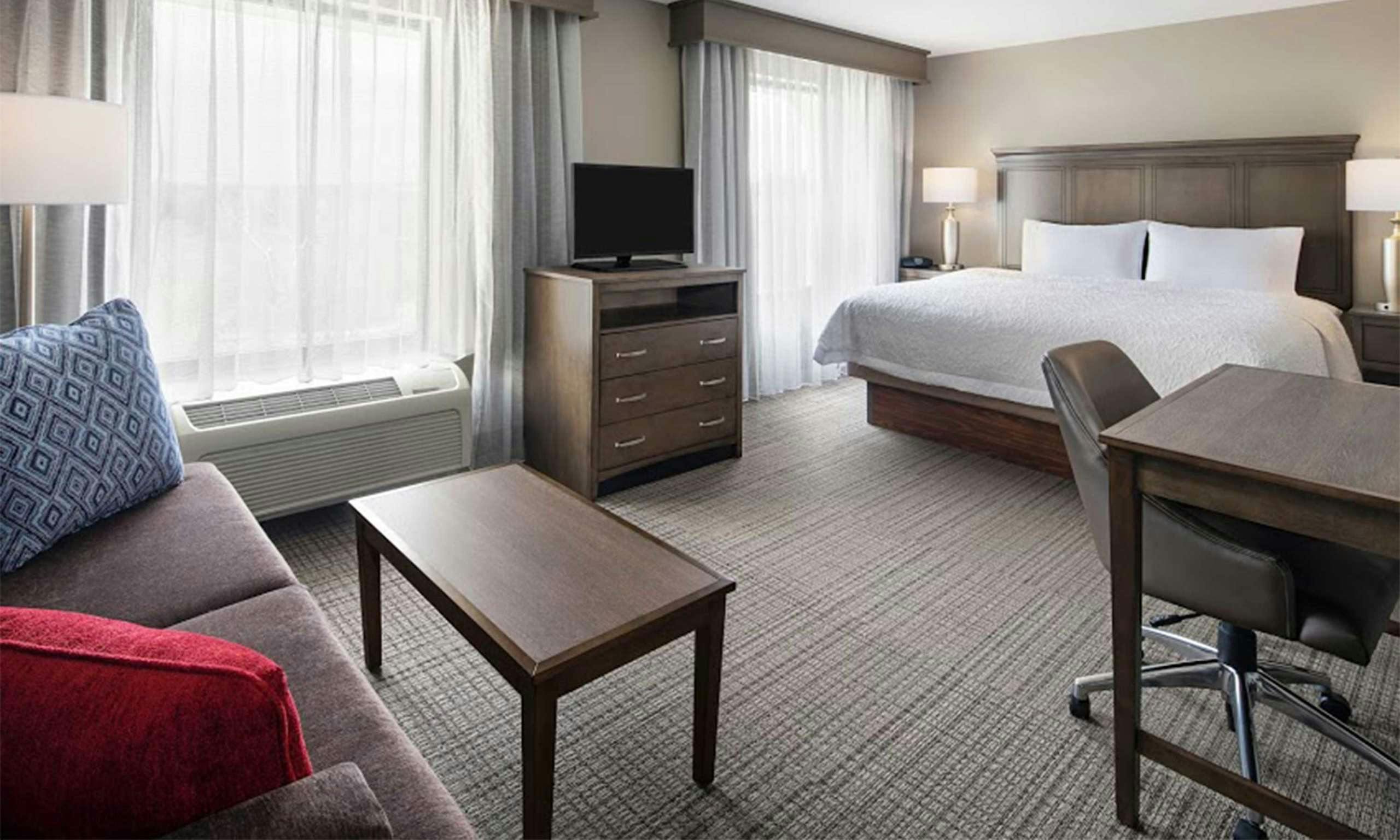 Hampton Inn & Suites Alexandria Old Town Area Hotel