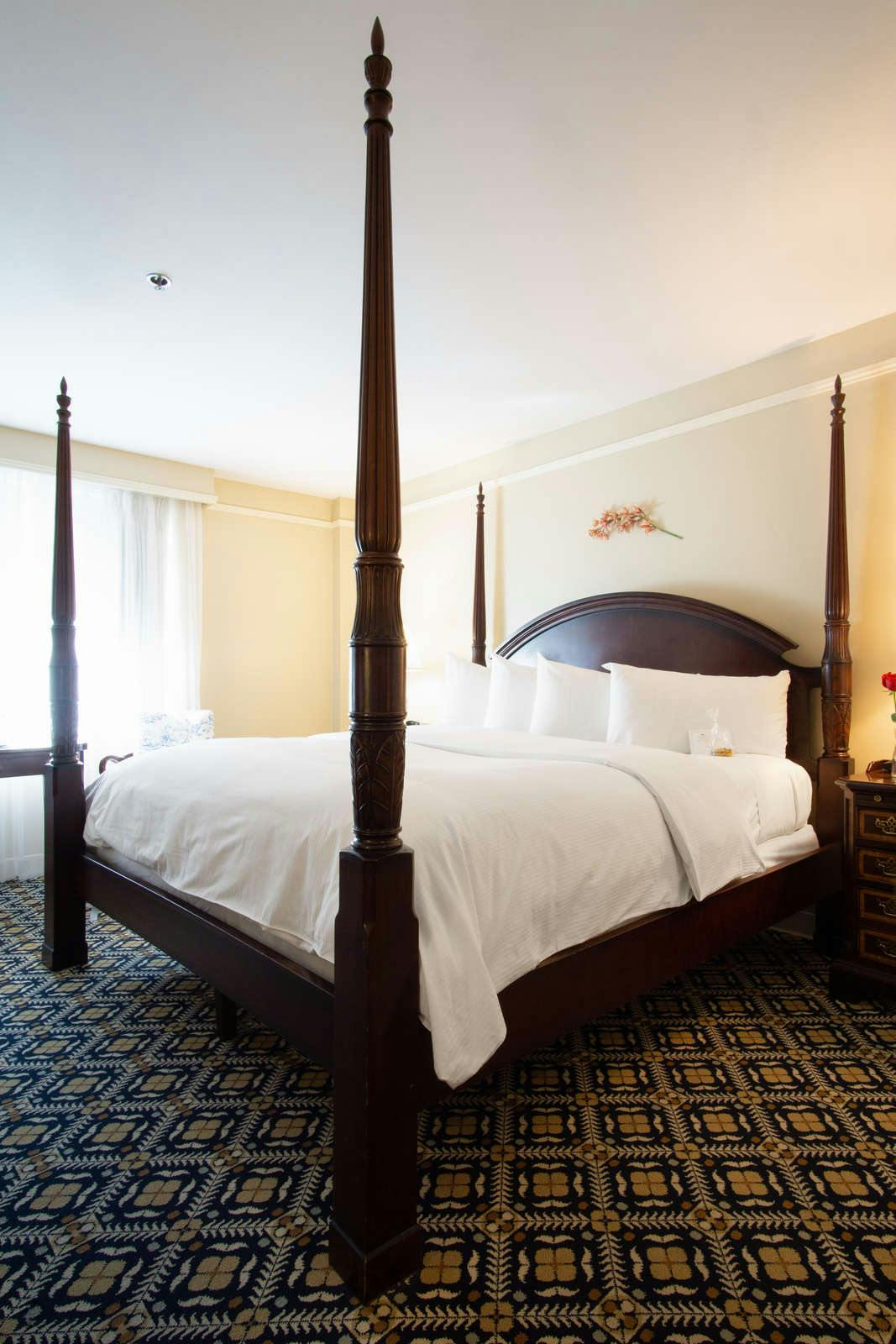 Hotel The Simsbury Inn photo 2