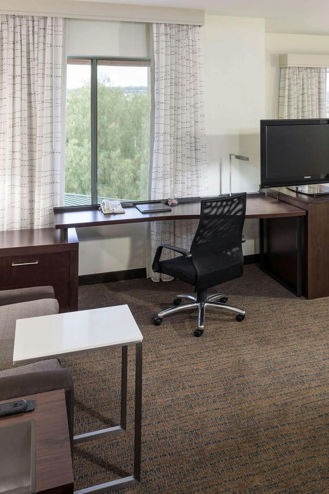 Hotel Residence Inn Santa Clarita Valencia photo 2