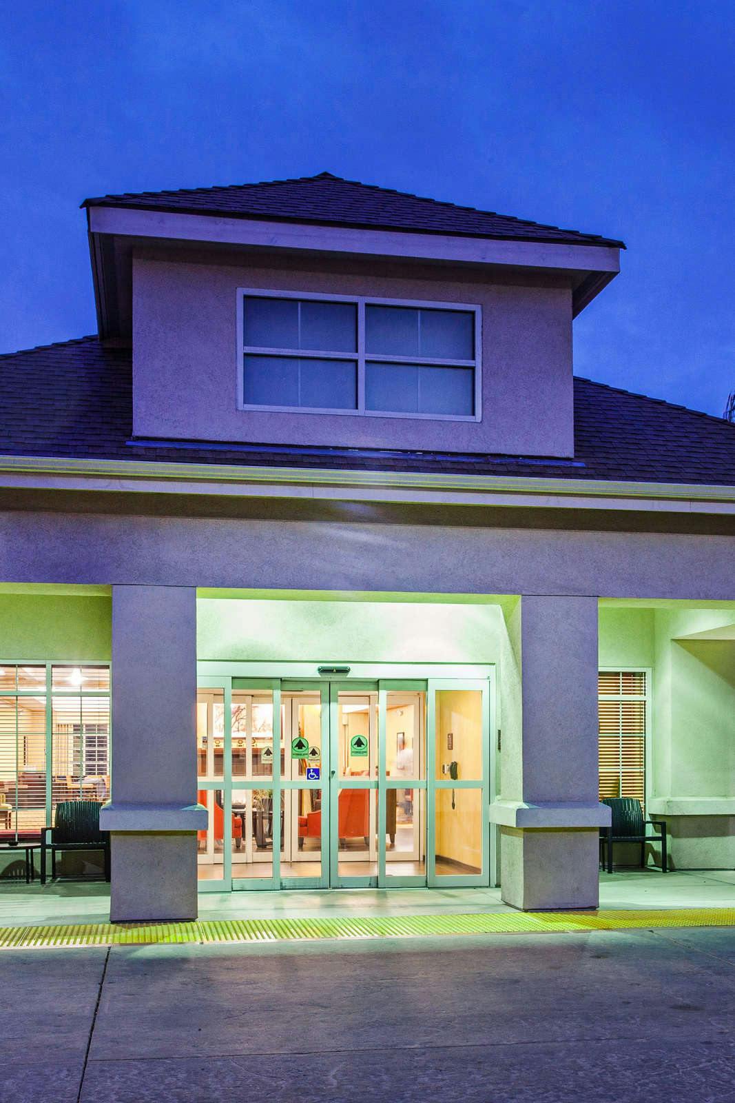 Hotel Homewood Suites Fresno Airport Clovis photo 1