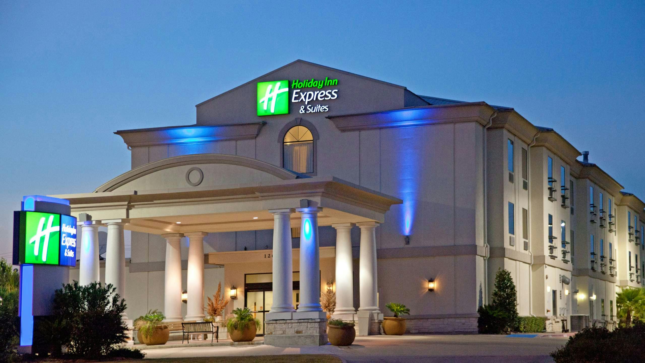 Holiday Inn Express Hotel & Suites College Station