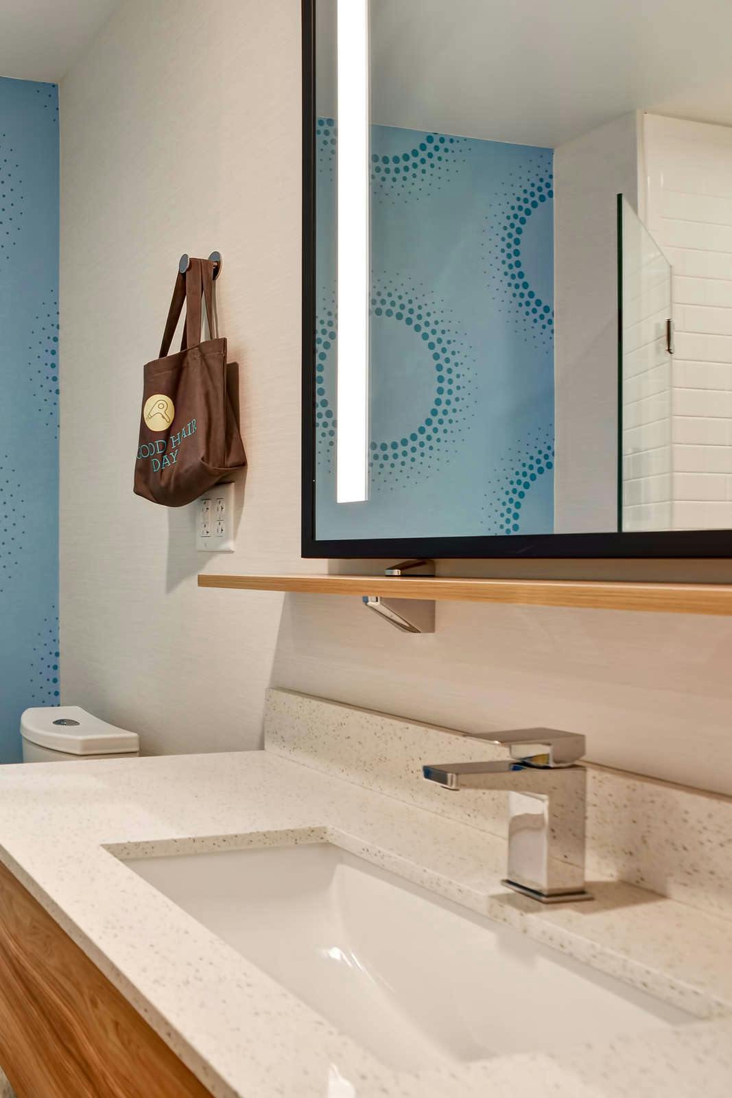 Hotel TRU by Hilton Middletown photo 4