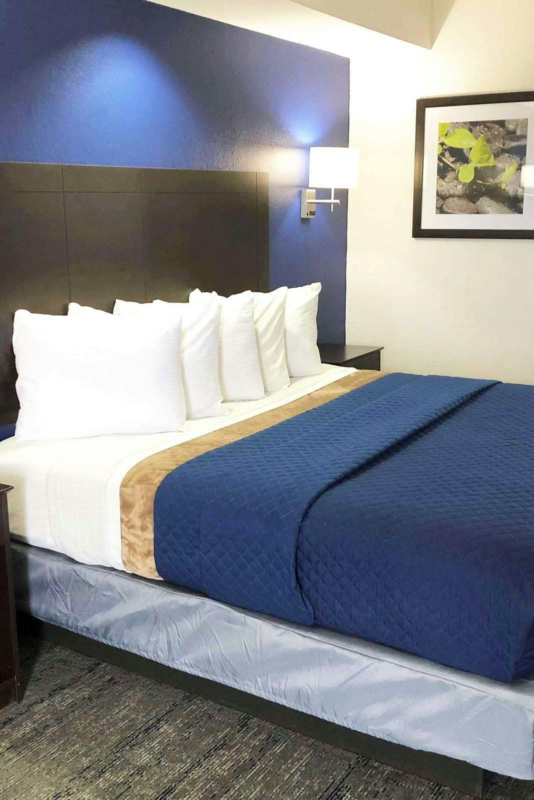 Hotel Executive Inn & Suites Joaquin photo 1