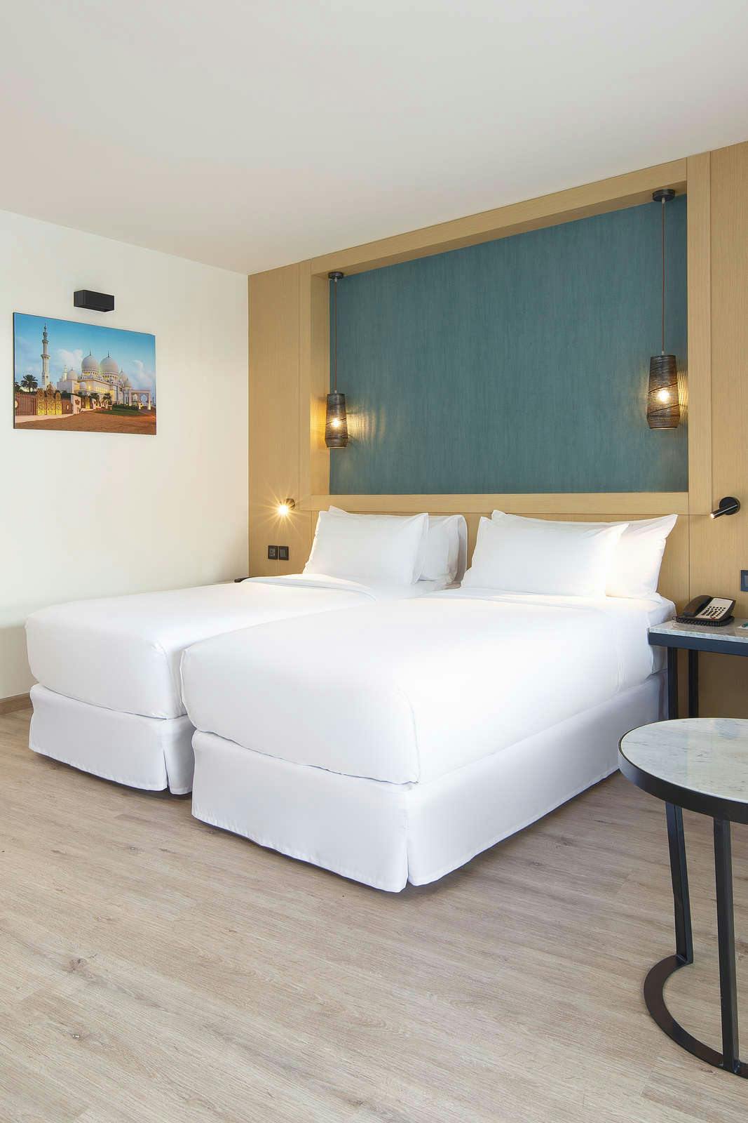 Hotel Occidental Sharjah Grand photo 2