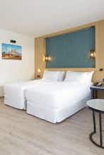 Hotel Occidental Sharjah Grand photo 2