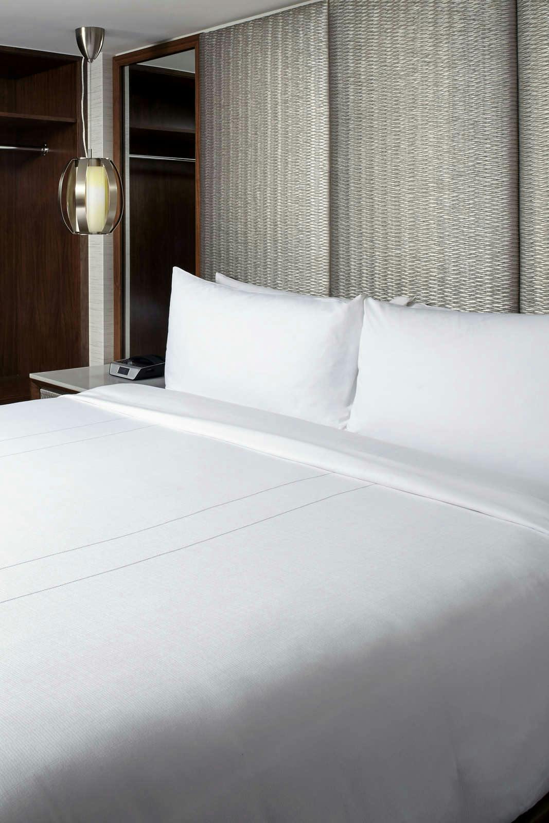 Hotel Raleigh Marriott Crabtree Valley photo 4