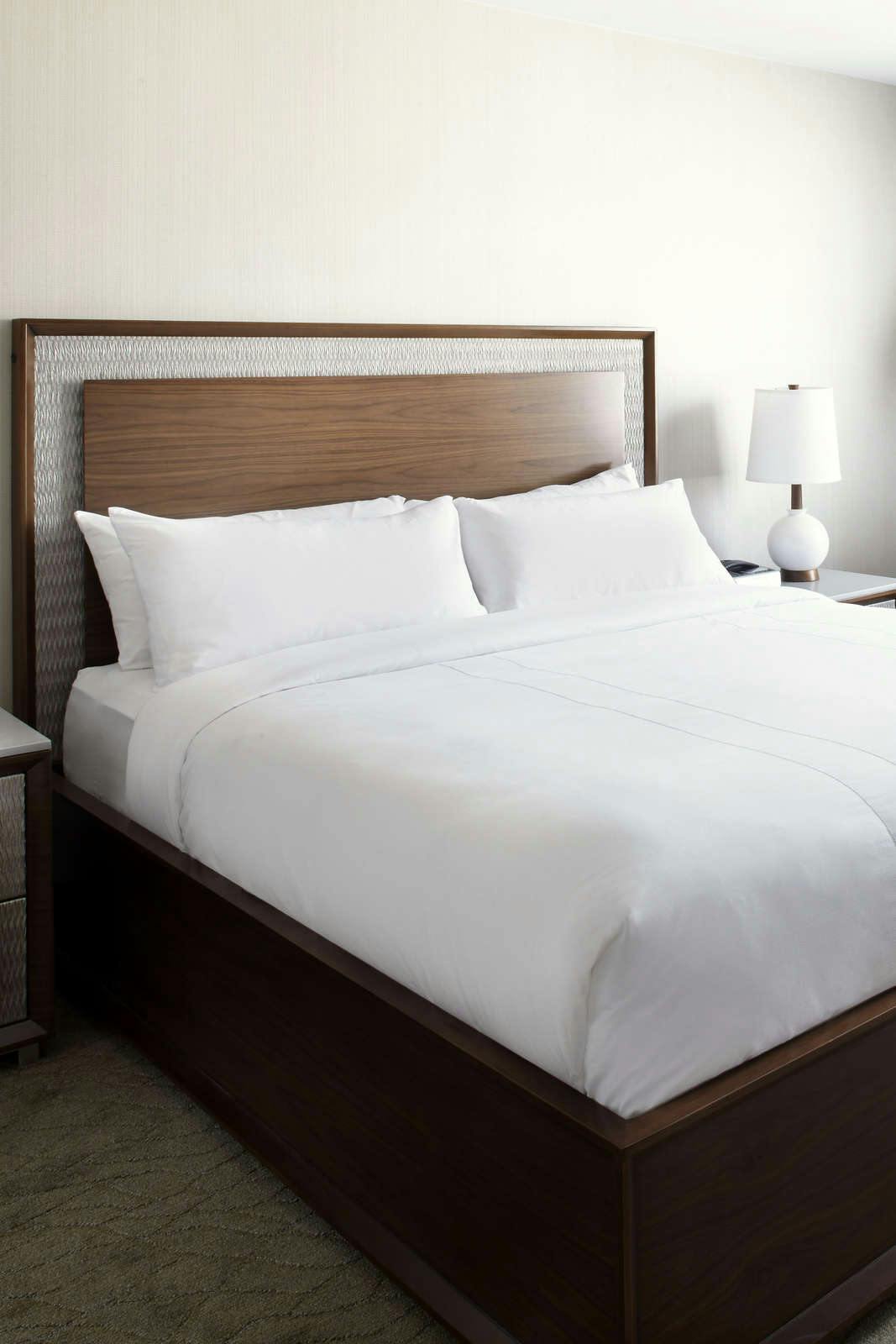 Hotel Raleigh Marriott Crabtree Valley photo 2