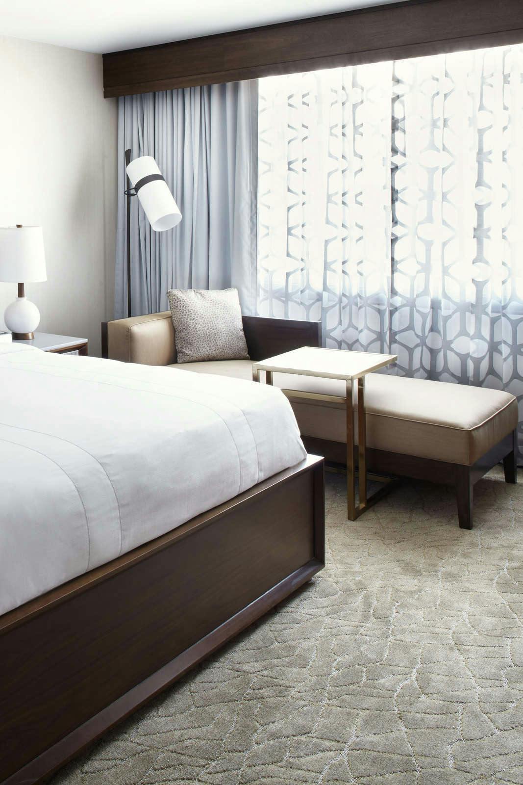 Hotel Raleigh Marriott Crabtree Valley photo 3