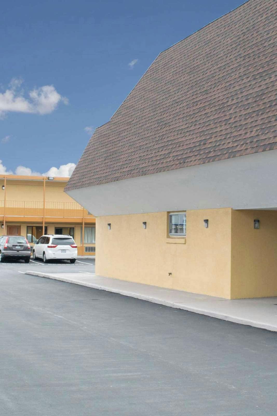 Hotel Express Inn Newport News photo 4