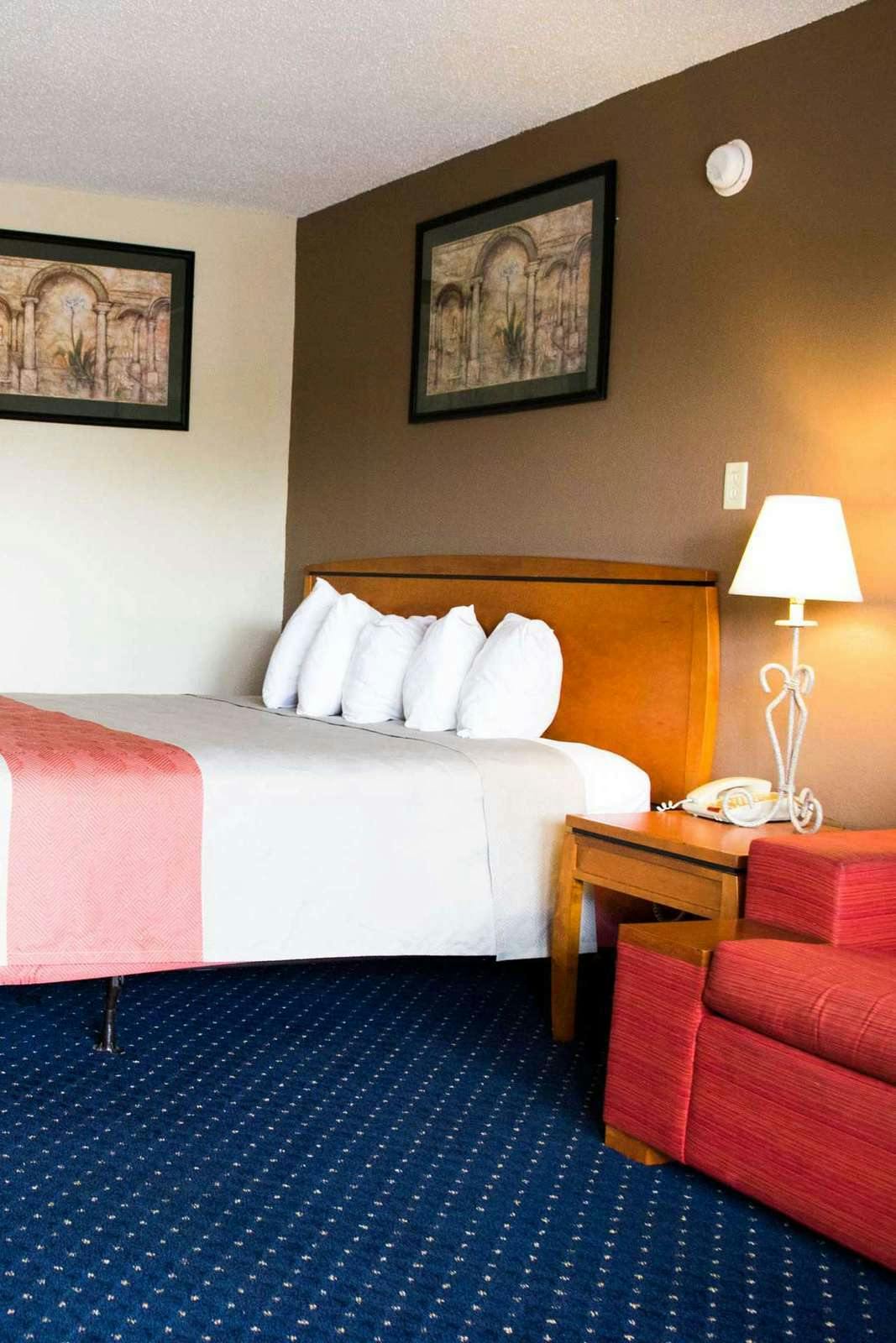 Hotel Express Inn Newport News photo 2