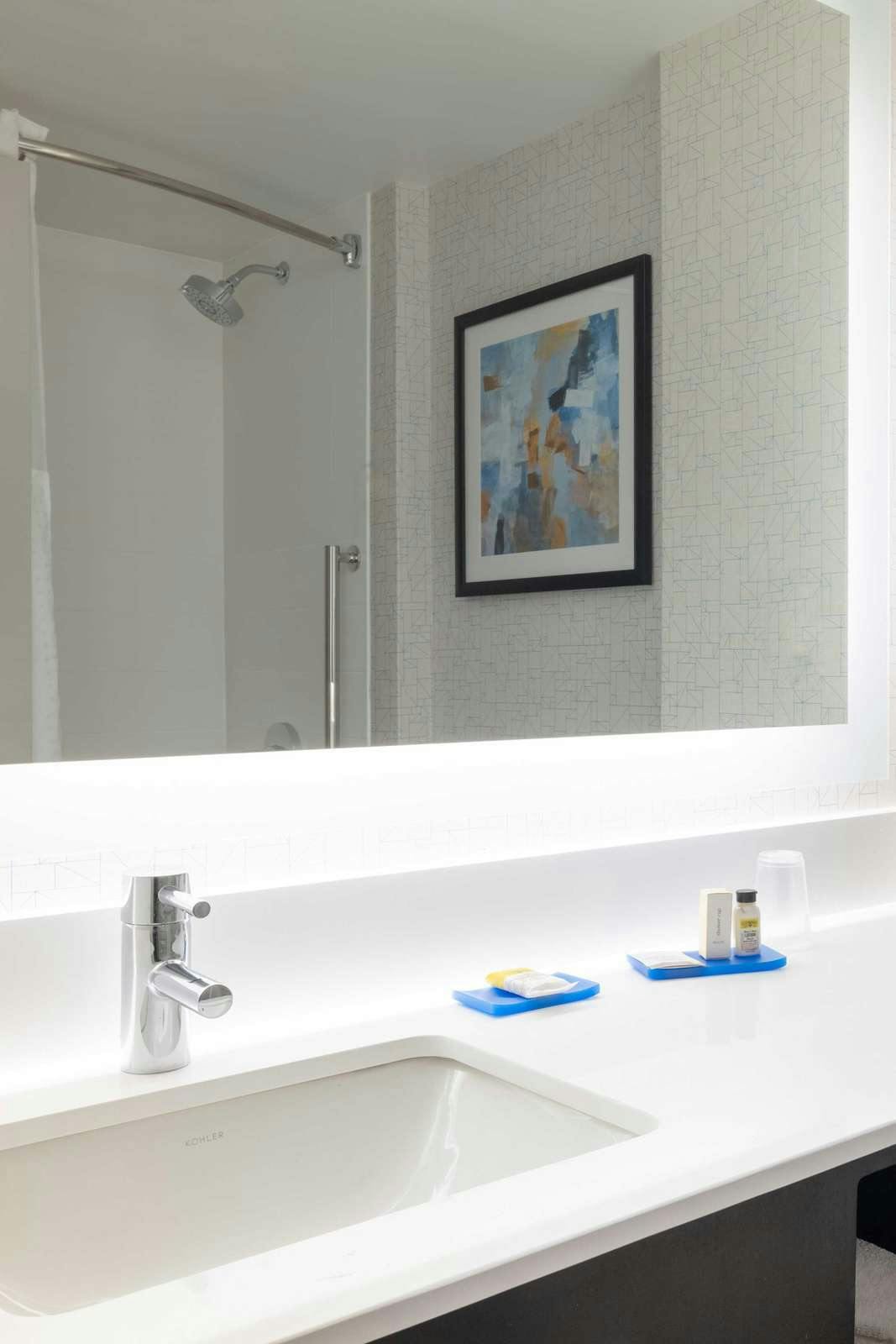 Hotel Holiday Inn Express Hotel & Suites Cambridge photo 4