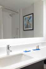 Hotel Holiday Inn Express Hotel & Suites Cambridge photo 4