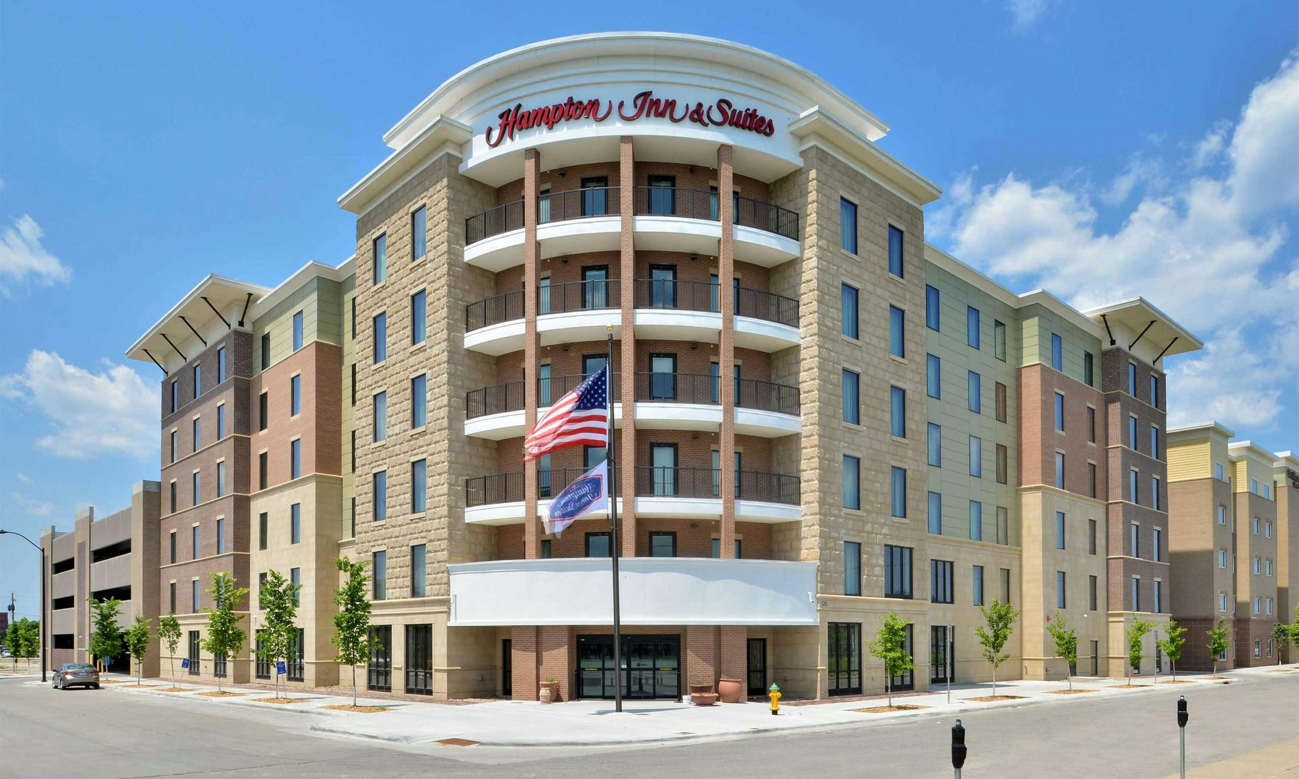 Hampton Inn & Suites Des Moines Downtown