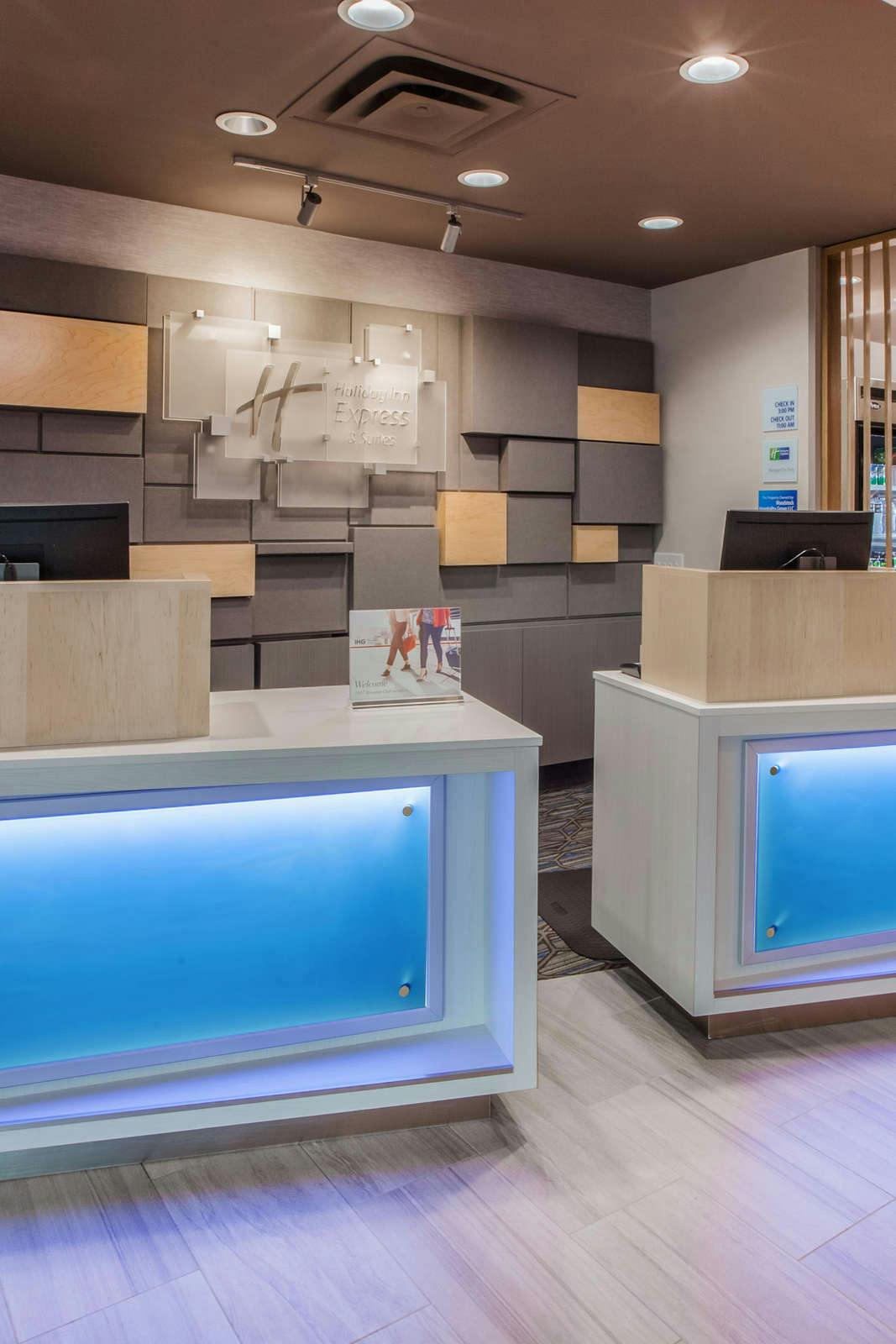 Hotel Holiday Inn Express & Suites Purcell photo 1