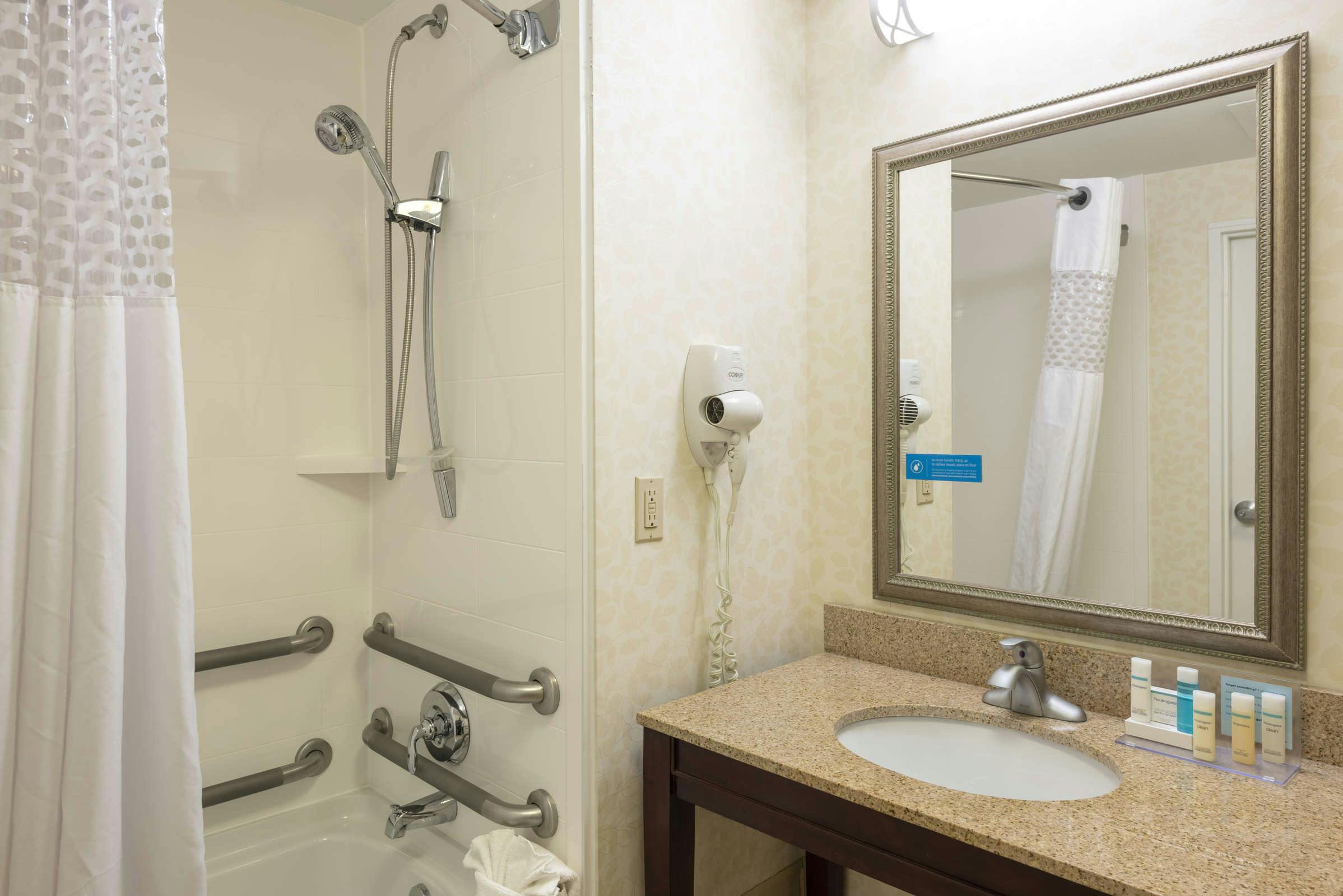 Hotel Hampton Inn Indianapolis Downtown Across from Circle Centre photo 4