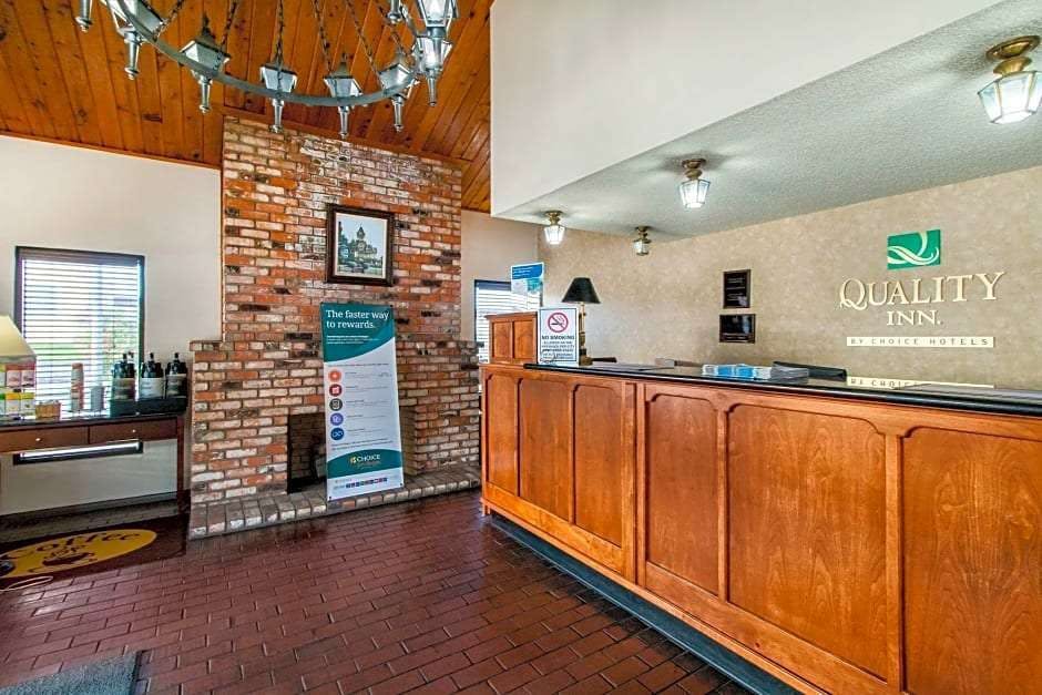 Hotel Ramada Bayside Inn and Suites photo 1