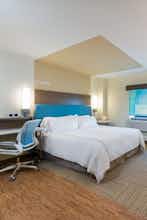 Hotel EVEN Hotel Norwalk, an IHG Hotel photo 1
