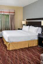 Hotel Holiday Inn Express Hotel & Suites Sunset Valley photo 2