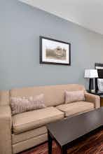 Hotel Holiday Inn Express Hotel & Suites Sunset Valley photo 5