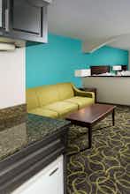Hotel Holiday Inn Express Hotel & Suites Grapevine photo 5