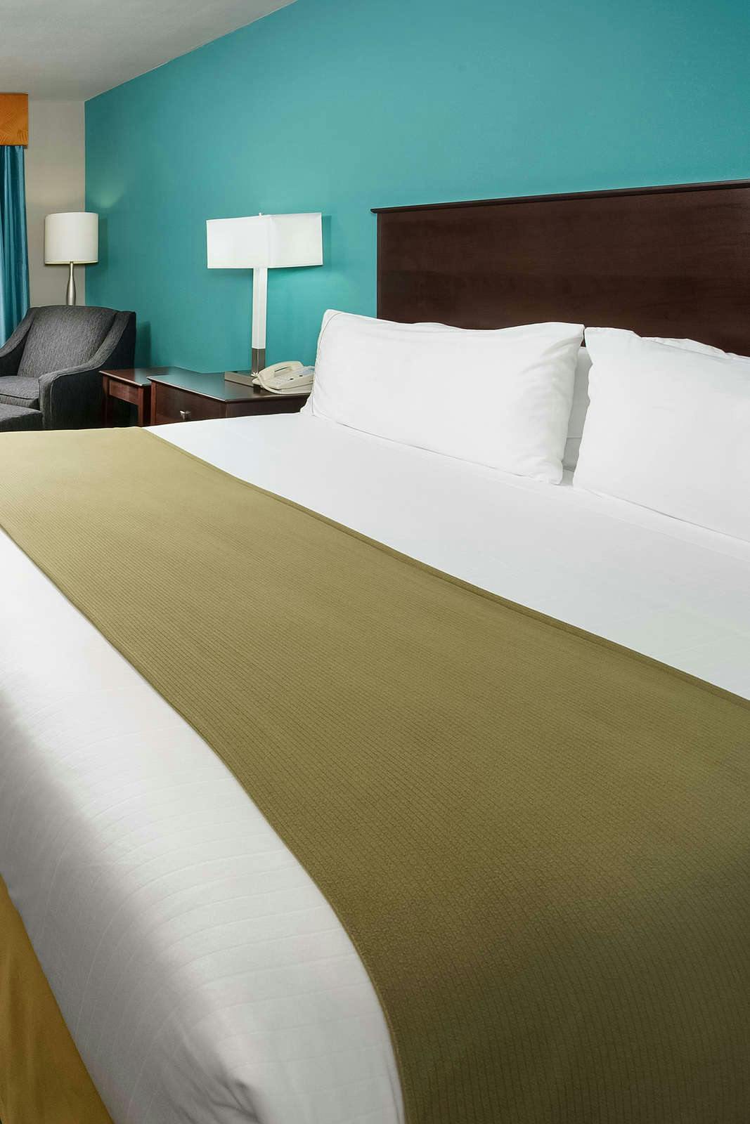 Hotel Holiday Inn Express Hotel & Suites Grapevine photo 2