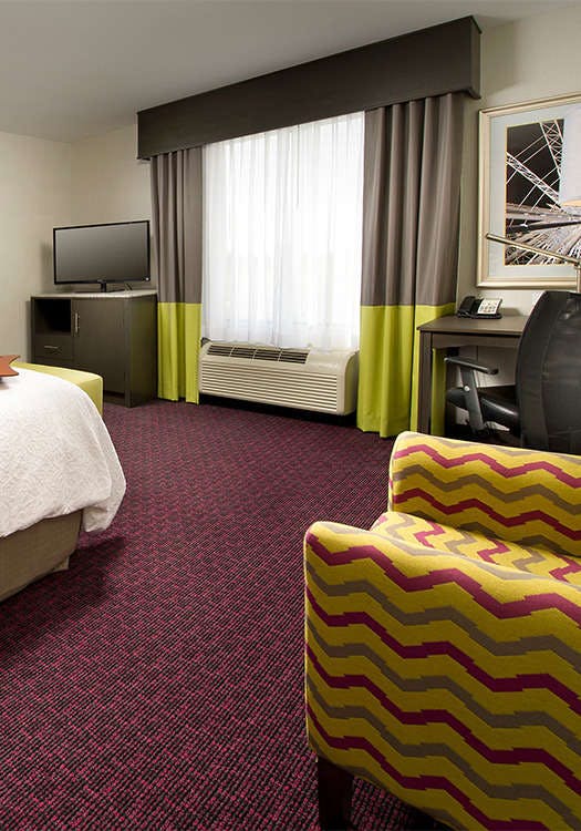 Hotel Hampton Inn and Suites Buffalo Airport photo 3