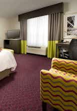 Hotel Hampton Inn and Suites Buffalo Airport photo 3