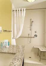 Hotel Hampton Inn and Suites Buffalo Airport photo 5