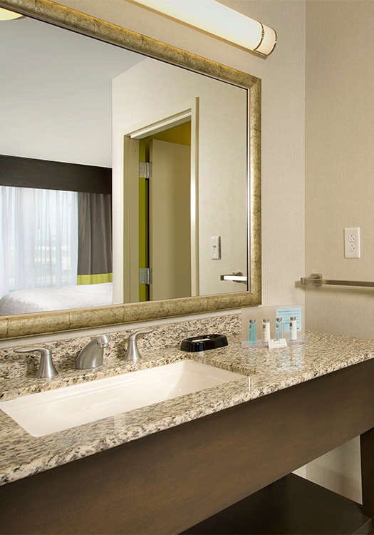 Hotel Hampton Inn and Suites Buffalo Airport photo 4