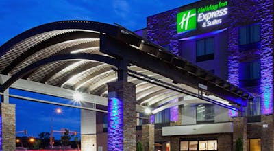 Holiday Inn Express Hotel & Suites Rochester West Medical Center