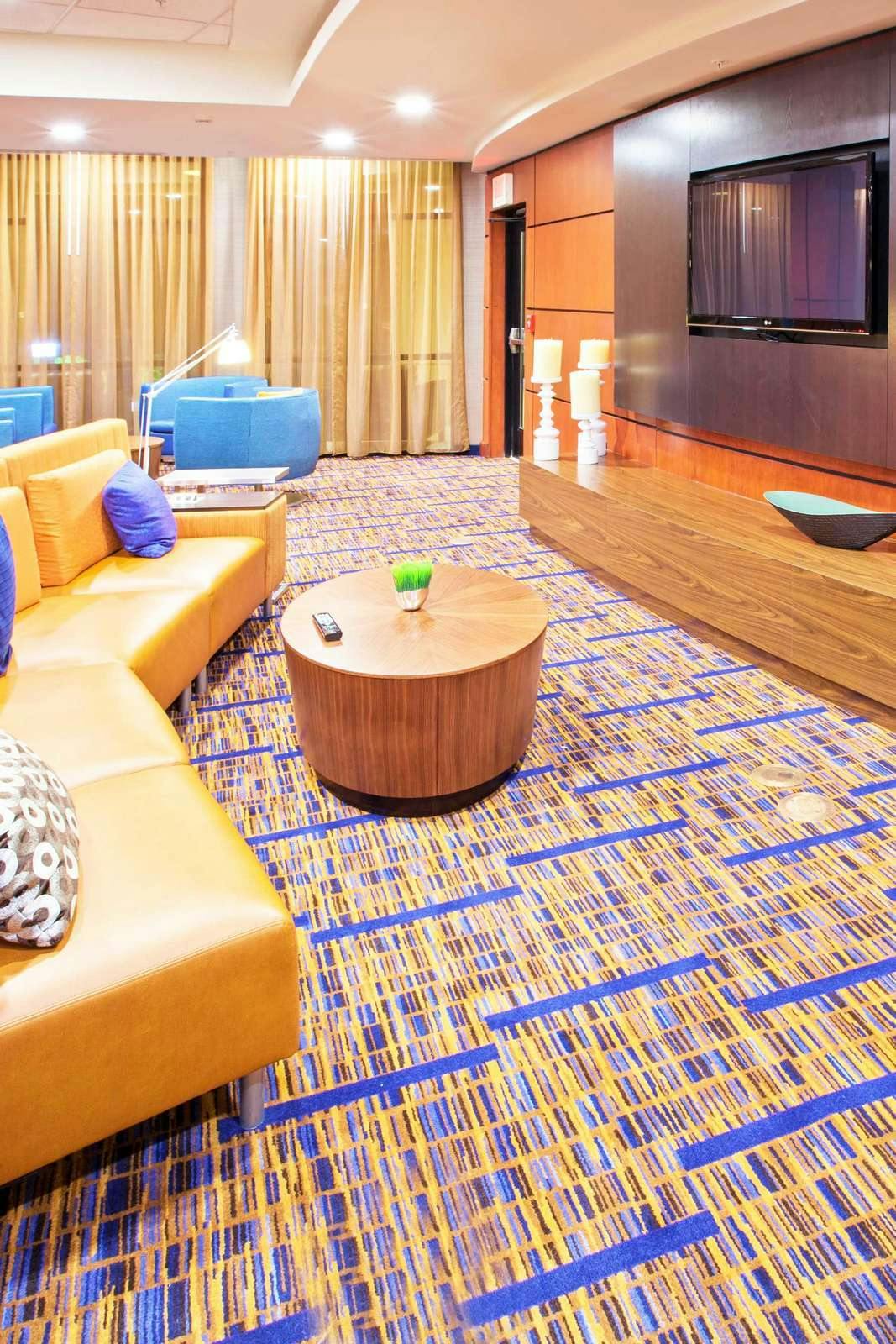 Hotel Courtyard by Marriott Louisville Northeast photo 5