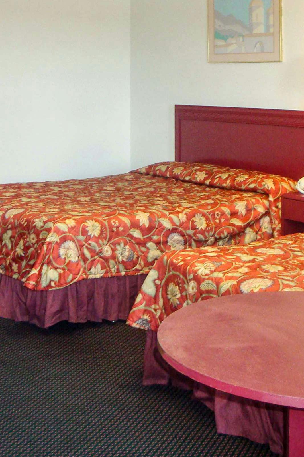 Hotel Golden Wheat Budget Host Inn Junction City photo 1