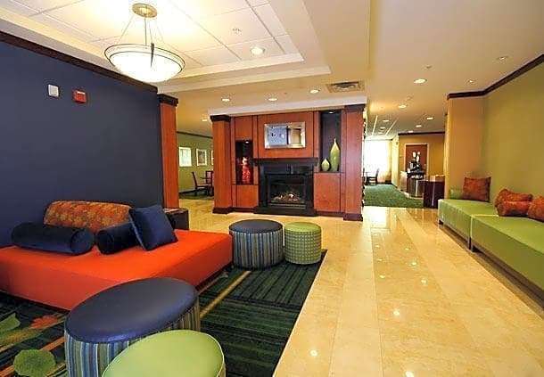 Hotel Fairfield Inn by Marriott White River Junction photo 3