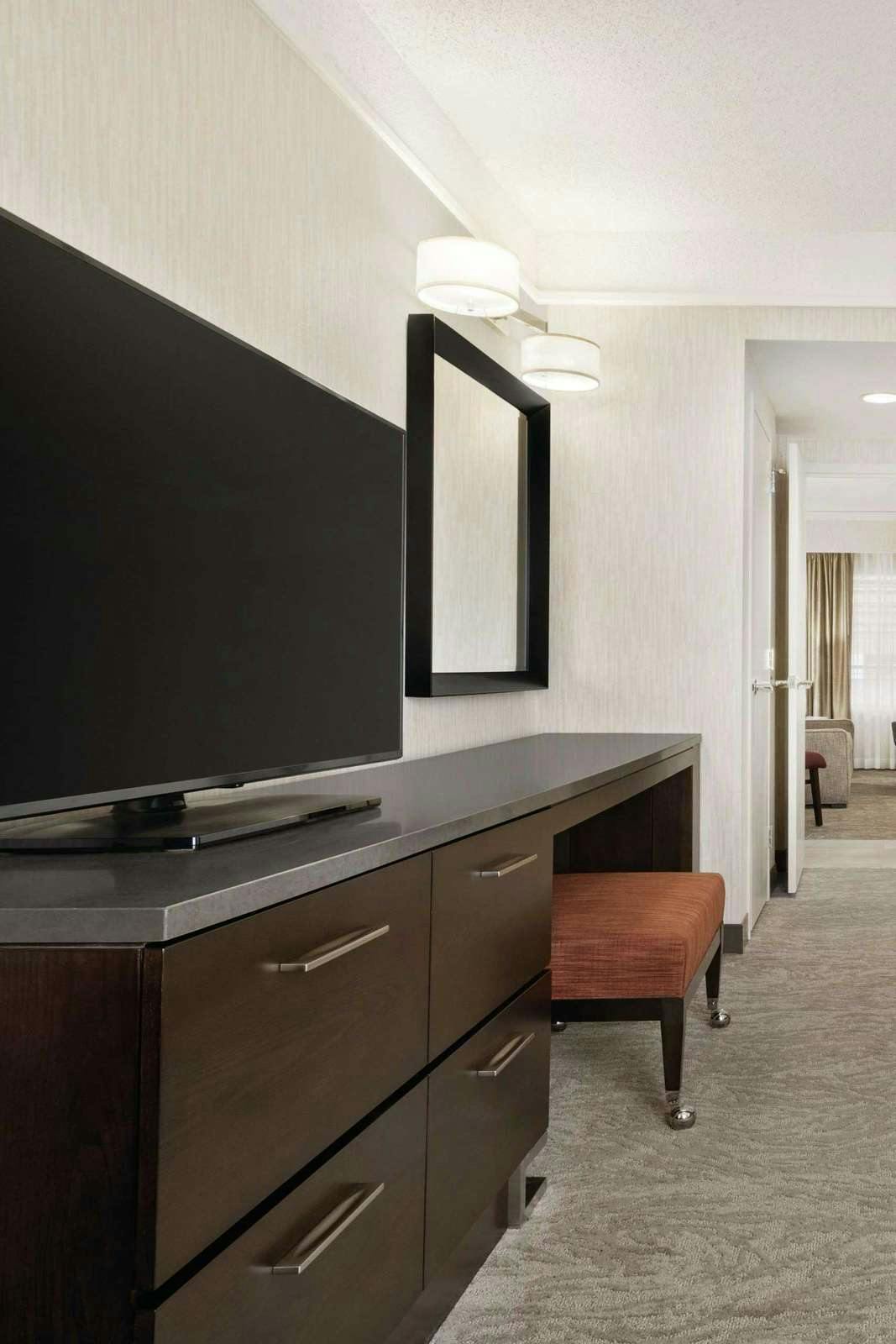 Hotel Embassy Suites by Hilton Chicago North Shore Deerfield photo 5