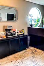 Hotel Vantage Point Inn Woodland Hills photo 5